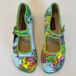 NWT Hot Chocolate Designs Bon Voyage Mary Jane Shoes. Size 7.5
